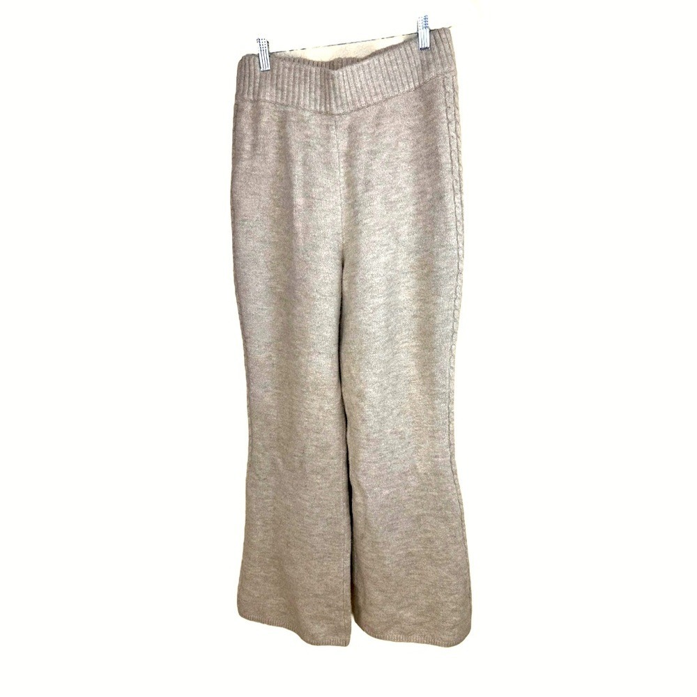 Open edit size medium sweater knit, high-rise wide leg pants
Tan cream color